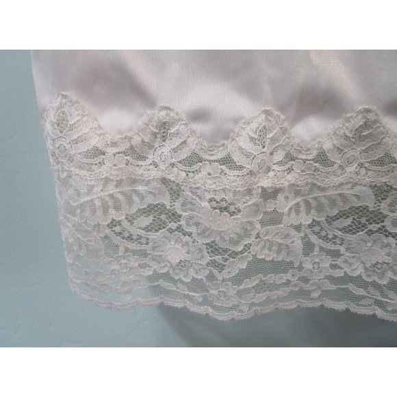 Wonder Maid White Lace Trim Full Slip Sz 32 Polyester Metal Findings Yellowing - Picture 14 of 16